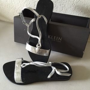 ANNE KLEIN SILVER LEATHER SANDALS NEW IN BOX 7